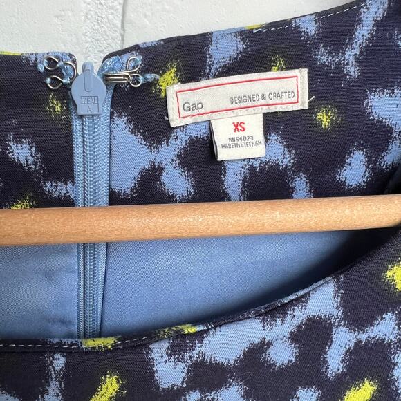 GAP Blue Cheetah Stretch Sleeveless shift dress -sz xs - Picture 5 of 6